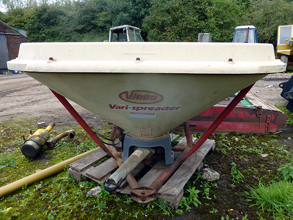 Atkin Farm Machinery - Vicon Vari Spreader